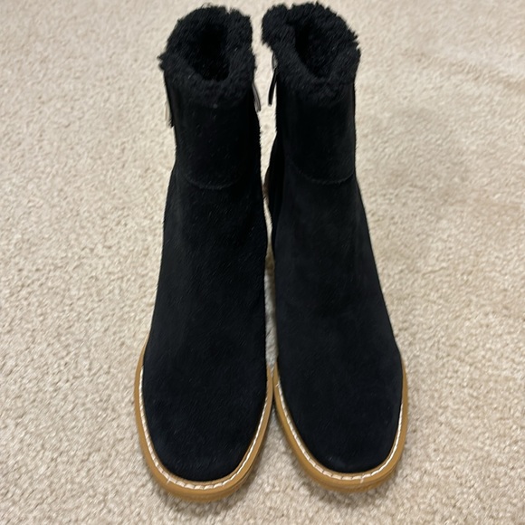 NWOT Franco Sarto Ulayna Suede Faux Shearling Wedge Booties Women’s 7.5 Black - Picture 2 of 11